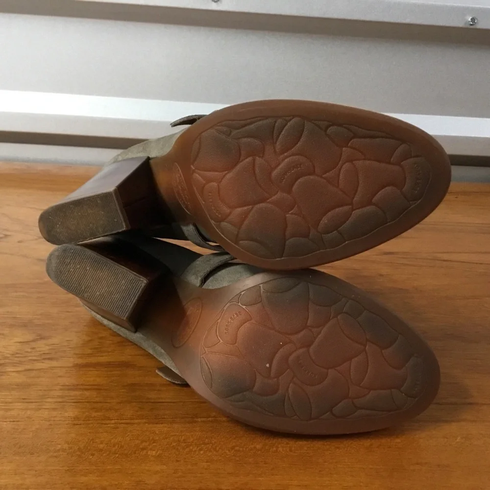 Kork-Ease Prim Mosto Suede Kiltie Pump Heel K63422 Women Size 7.5 Khaki Gray